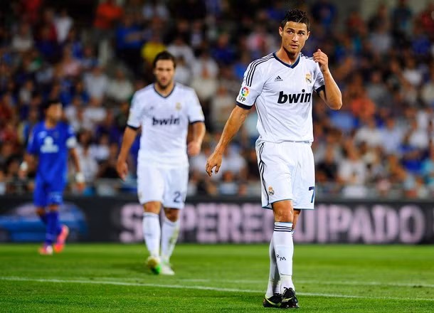 Ronaldo không thể xuyên phá hàng phòng ngự của đội chủ nhà