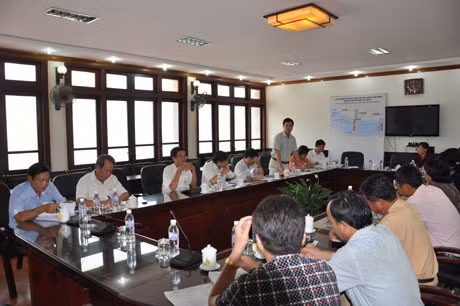 Quang cảnh cuộc họp