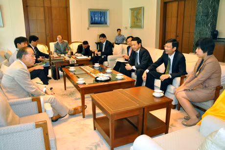 Quang cảnh buổi làm việc.