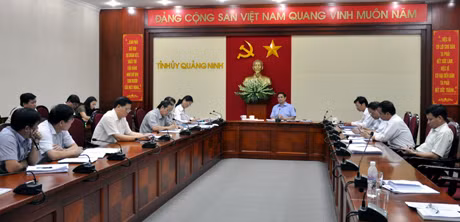 Đồng chí Bí thư Tỉnh ủy kết luận các nội dung tại buổi giao ban.