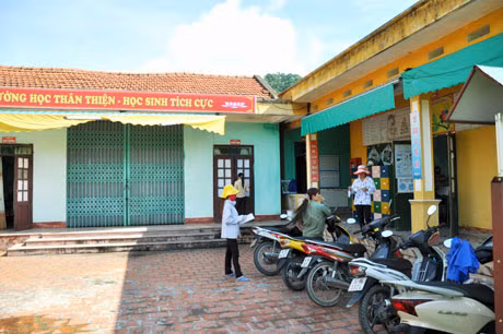 Trường Mầm non Tân Dân, Hoành Bồ hiện nay vẫn phải chung địa điểm với khu vui chơi văn hoá của xã.