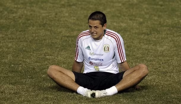 Chicharito đang không vui?