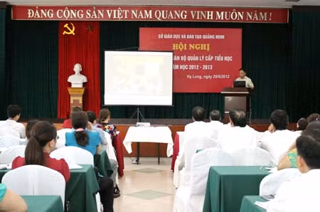 Quang cảnh hội nghị.
