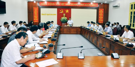 Đồng chí Bí thư Tỉnh uỷ phát biểu kết luận Hội nghị.
