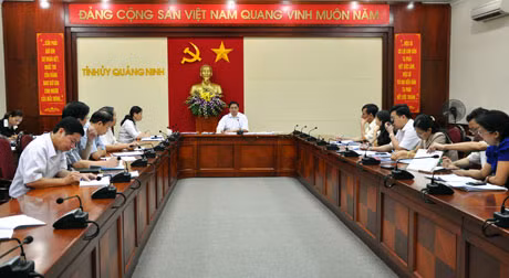 Đồng chí Bí thư Tỉnh ủy chủ trì buổi làm việc với các ban xây dựng Đảng, MTTQ và các đoàn thể tỉnh.