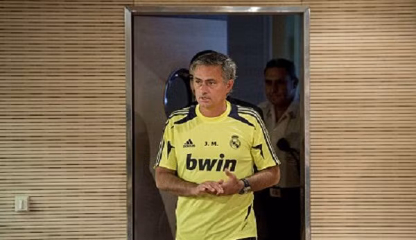 Hãy nói cần Mou, và ông sẽ trở lại Premier League! - Ảnh: Getty