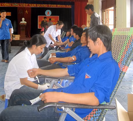 ĐVTN huyện Tiên Yên tham gia hiến máu tình nguyện.