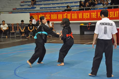 Thi đấu nội dung đối kháng nữ hạng cân 38kg 