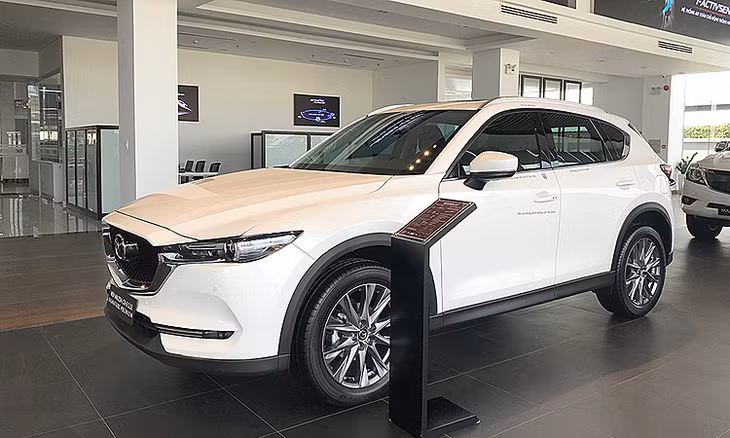 Một mẫu CX-5 tại đại lý Mazda ở quận Thủ Đức, TPHCM. Ảnh: Thành Nhạn