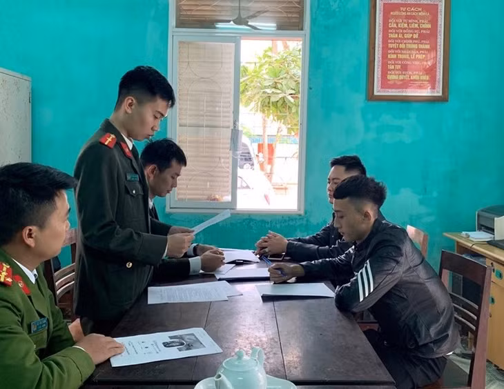 Công an TX Quảng Yên xử phạt hành chính đối tượng tung tin đồn thất thiệt liên quan đến dịch Covid-19