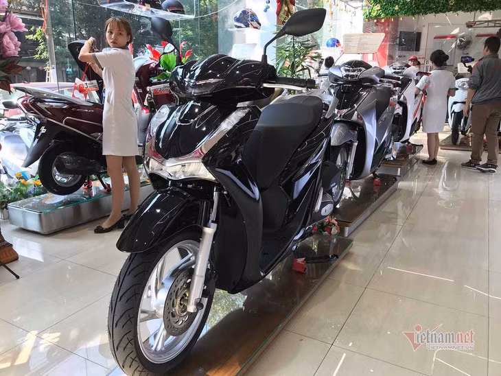 Honda SH 2020 đang giảm giá mạnh tại các đại lý. 