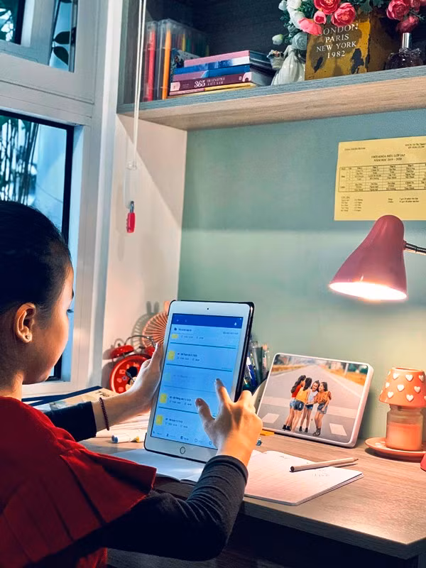 Phương pháp dạy học trực tuyến đã mang lại hiệu quả thiết thực trong thời điểm học sinh nghỉ dài ngày để phòng dịch. 