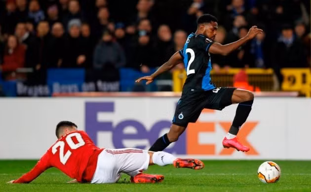  Club Brugge gặp quá nhiều bất lợi trước chuyến làm khách tới sân Old Trafford.
