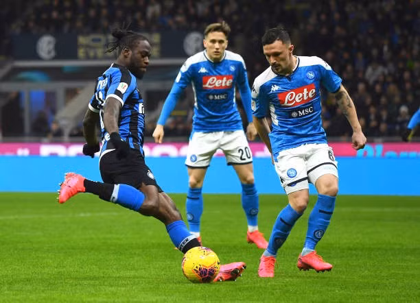 Lukaku không thể ghi bàn, Inter thất thủ trước Napoli ở bán kết lượt đi Cúp QG Italia. (Ảnh: Getty).