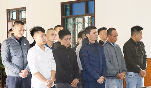 Các bị cáo tại phiên xử. Ảnh: Đ.H