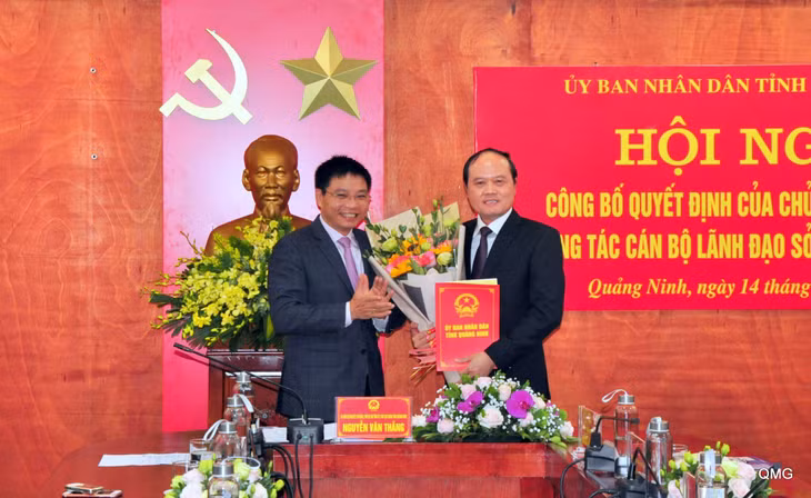 Phó Bí thư Tỉnh ủy, Chủ tịch UBND tỉnh Nguyễn Văn Thắng trao Quyết định