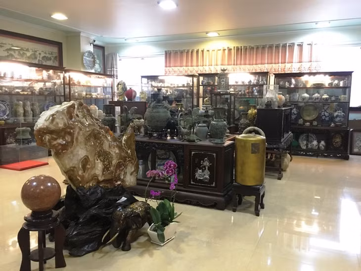 Không gian trưng bày gần 1000 cổ vật quý của nghệ nhân Đỗ Bi tại TP Hạ Long