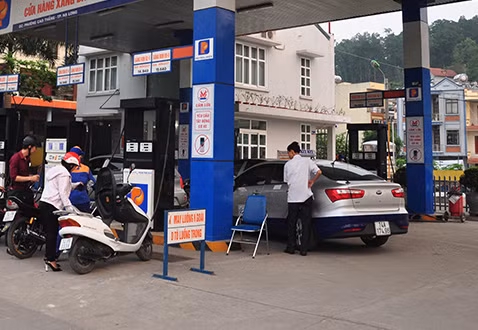 Xăng dầu giảm giá mạnh từ 15h chiều nay 14/2