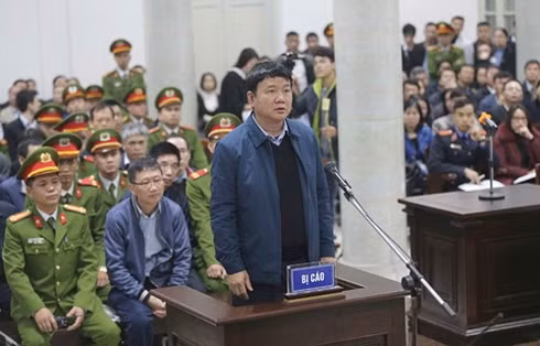Ông Đinh La Thăng khai báo trước tòa. (Ảnh: Xuân Trung)