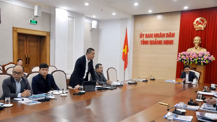 Đại diện liên danh nhà đầu tư phát biểu tại buổi làm việc