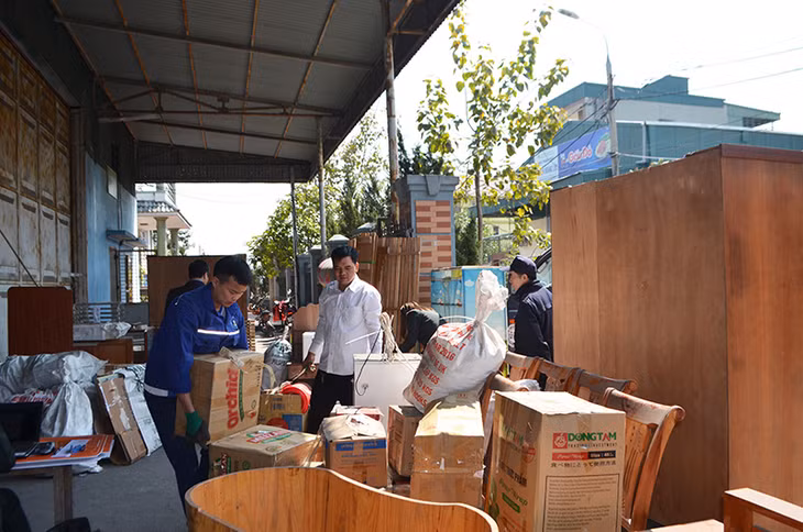 Việc giao trả tài sản được thực hiện đảm bảo quy định pháp luật.