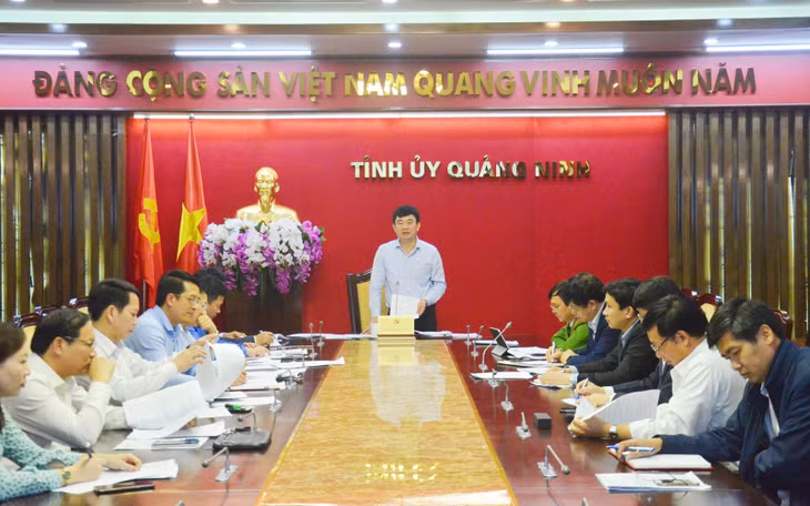 Quang cảnh cuộc họp.