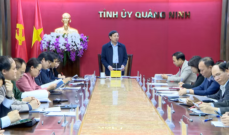 Đồng chí Nguyễn Xuân Ký, Bí thư Tỉnh ủy, Chủ tịch HĐND tỉnh, chủ trì buổi làm việc.