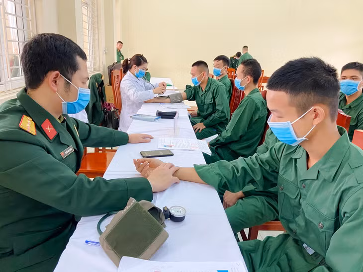 Bộ CHQS tỉnh tổ chức khám phúc tra sức khỏe cho 170 tân binh nhập ngũ năm 2020.