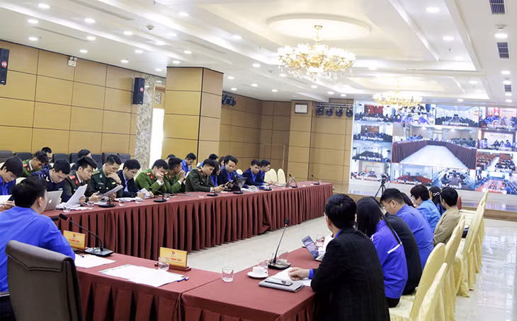 Quang cảnh hội nghị trực tuyến.
