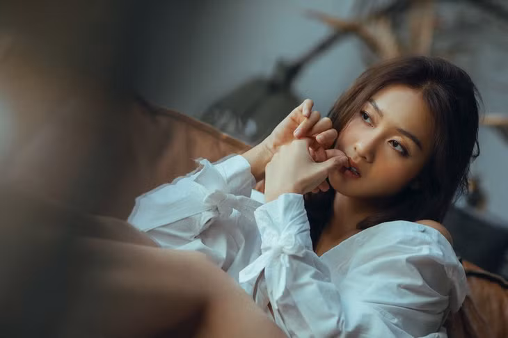 Tuy nhiên sự thay đổi hình ảnh của Khả Ngân đều nằm ở chừng mực nhất định, không gò ép phải theo đuổi một phong cách nào nếu bản thân cô cảm thấy không thích hoặc không phù hợp.