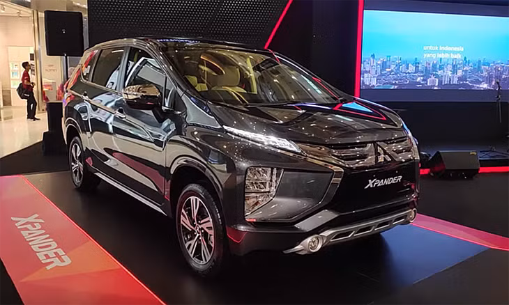 Xpander 2020 ra mắt tại một trung tâm thương mại ở Indonesia. Ảnh: Kompas