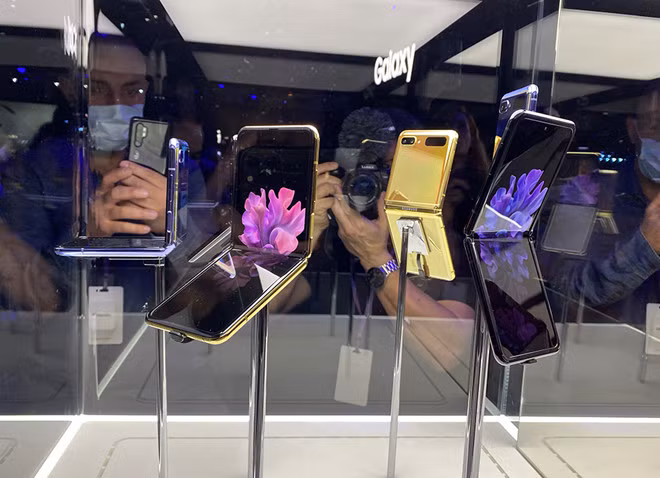 Các màu sắc có trên mẫu máy Galaxy Z Flip Ảnh: T.Luân