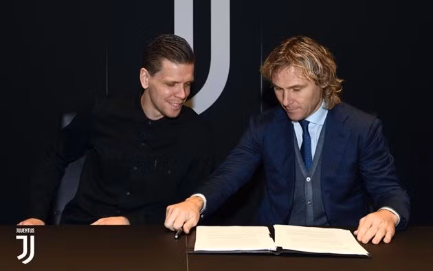  Thủ thành Wojciech Szczesny gia hạn với Juventus cho đến năm 2024.
