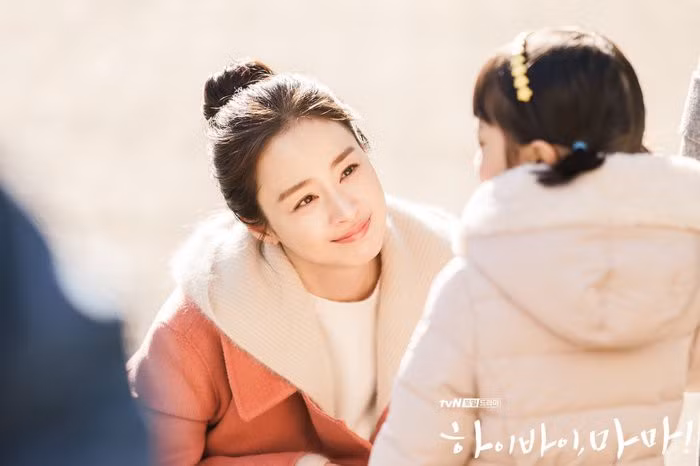 Cha Yuri là một người biến thành hồn ma sau khi qua đời vì một tai nạn thương tâm. Cô ra đi đột ngột, để lại chồng Jo Kang Hwa (Lee Kyu Hyung) và đứa con gái nhỏ.