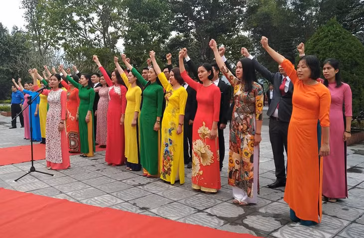 Lễ kết nạp lớp 
