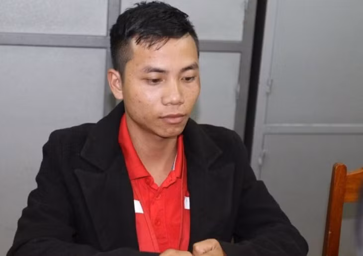 Bùi Văn Hùng tại cơ quan công an.
