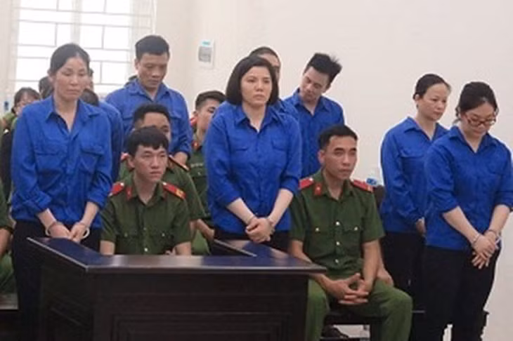 Các bị cáo tại phiên tòa sơ thẩm.