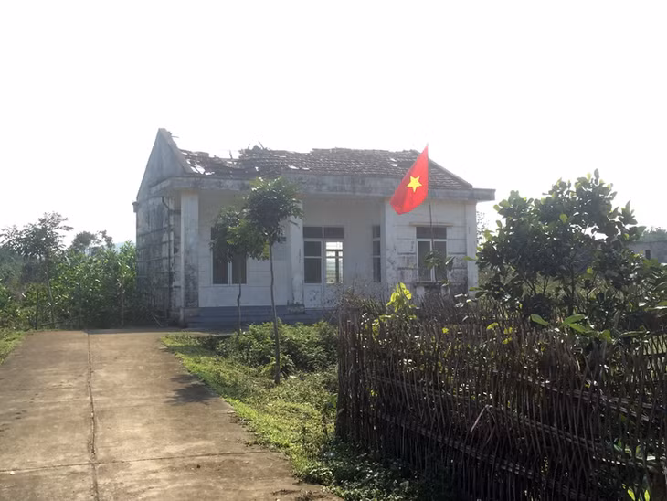 Nhà văn hóa bản Mả Thàu Phố, xã Quảng Đức xuống cấp nghiêm trọng.