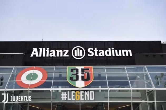  Sân của Juventus được đặt tên Allianz từ năm 2017.