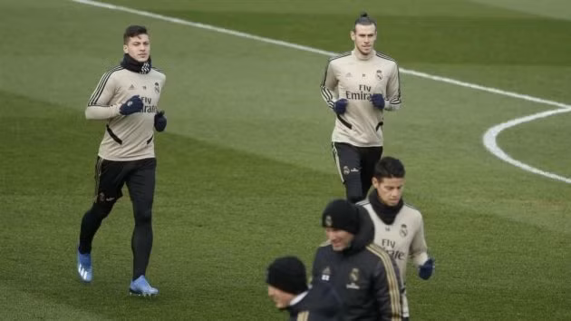  Bale và Jovic vắng mặt vì đau dạ dày.