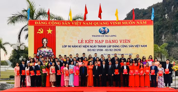 Thành ủy Hạ Long 