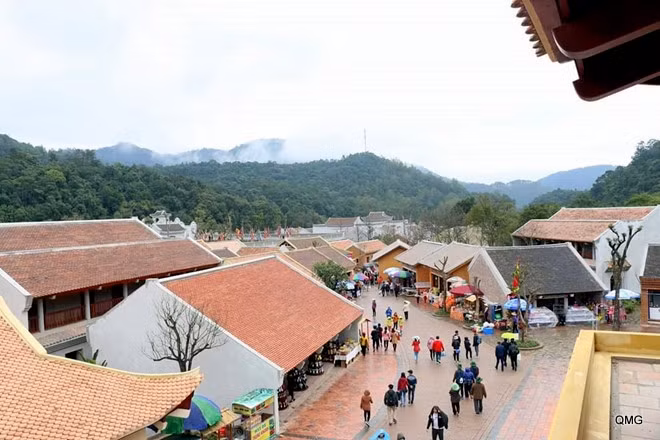 Lượng khách hành hương về Yên Tử đang dần tăng, trong đó đại đa số là khách Việt Nam.