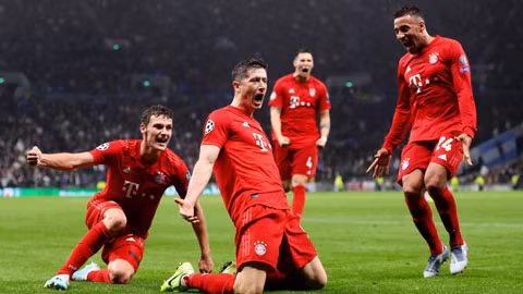 Kinh nghiệm sau nhiều năm chinh chiến tại Champions League sẽ giúp Lewandowski (giữa) và đồng đội ca khúc khải hoàn.