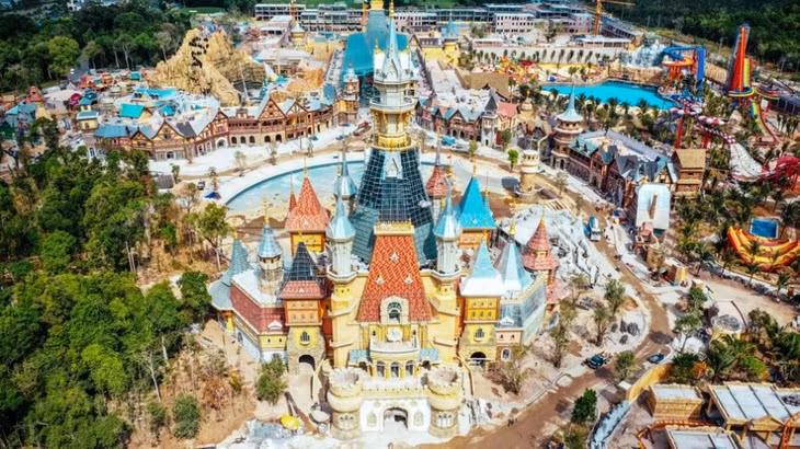 VinWonders sẽ được xây dựng theo mô hình chuỗi Công viên chủ đề (Theme Park) trên toàn quốc với quy mô và tầm sánh vai với các quần thể giải trí lớn tại Hongkong, Singapore, Nhật Bản...