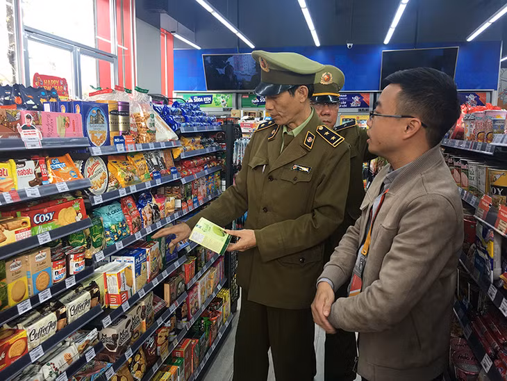Năm nay, ngành Công Thương sẽ phối hợp với các đơn vị liên quan thực hiện giải pháp đảmbảo 100% siêu thị, trung tâm thương mại, cửa hàng tiện ích được kiểm soát về ATTP.
