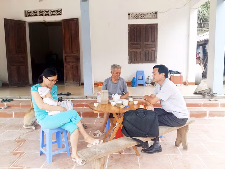Chị Phạm Thị Hiên (khu 6, thị trấn Ba Chẽ, huyện Ba Chẽ), đã tốt nghiệp Đại học Nông Lâm Thái Nguyên hệ cử tuyển từ năm 2011, chưa được bố trí việc làm, hiện tại đang ở nhà trông con.
