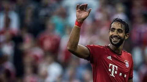  Arsenal lên kế hoạch chiêu mộ trung vệ Benatia của Bayern Munich