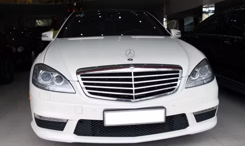 Chiếc Mercdes S63 AMG đời 2010.