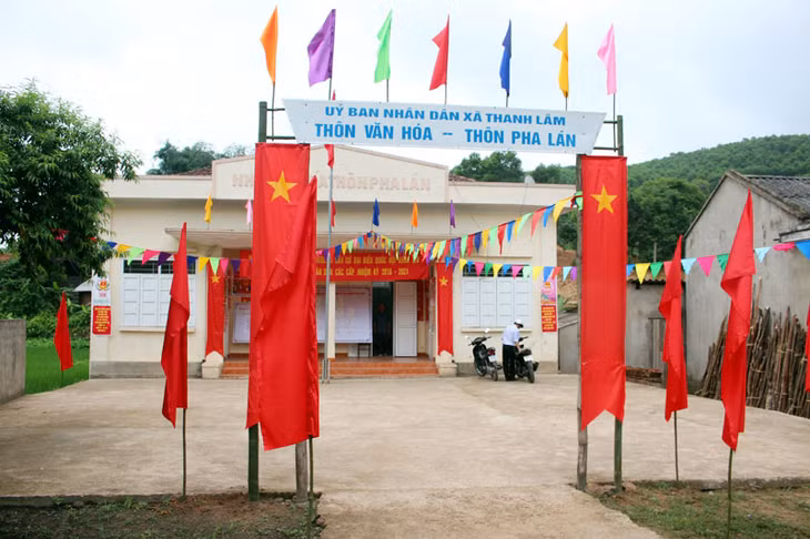 Nhà văn hoá thôn Pha Lán, xã Thanh Lâm (Ba Chẽ) đảm bảo cơ sở vật chất cho ngày bầu cử. 