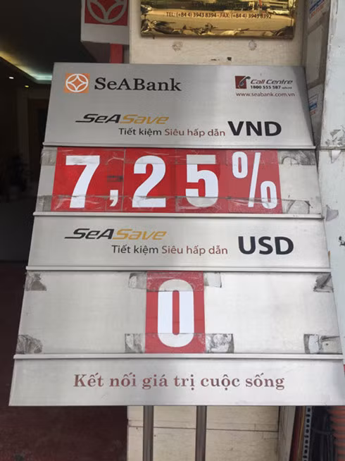 Các ngân hàng thương mại đã thực hiện đưa lãi suất huy động USD về 0%.